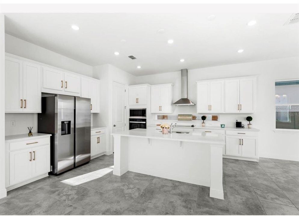 En Venta: $988,000 (5 camas, 4 baños, 3600 Pies cuadrados)