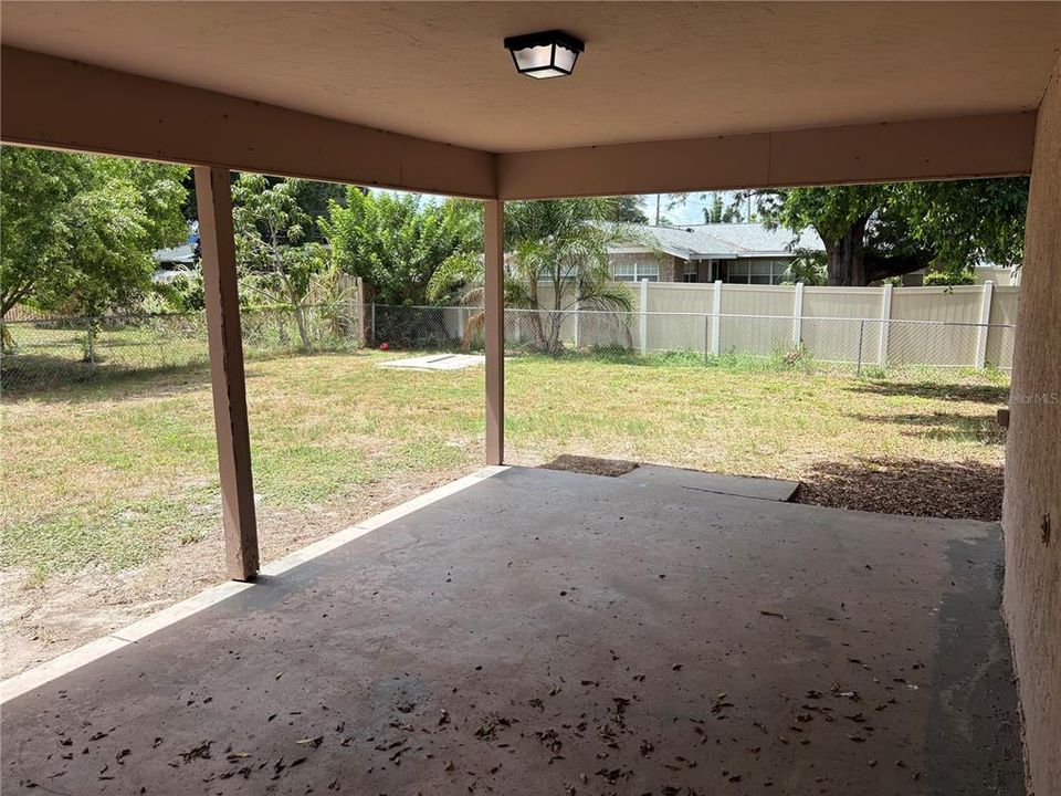 For Sale: $295,000 (4 beds, 2 baths, 1967 Square Feet)