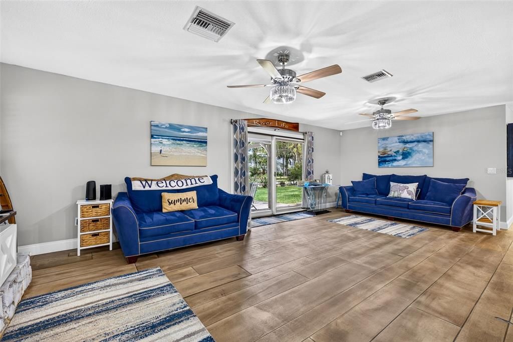 En Venta: $425,000 (3 camas, 2 baños, 1436 Pies cuadrados)