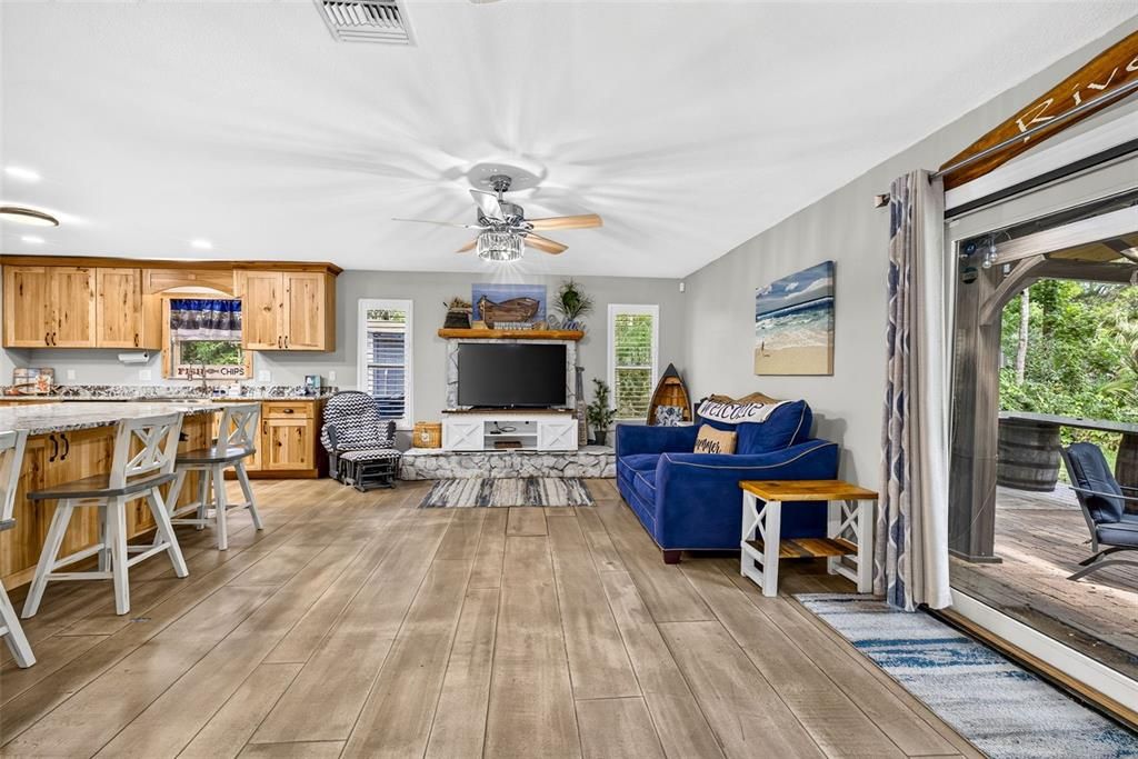 En Venta: $425,000 (3 camas, 2 baños, 1436 Pies cuadrados)