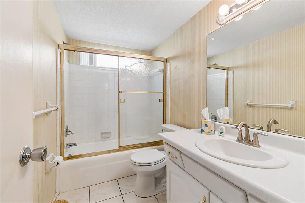 На продажу: $459,900 (4 спален, 2 ванн, 1896 Квадратных фут)