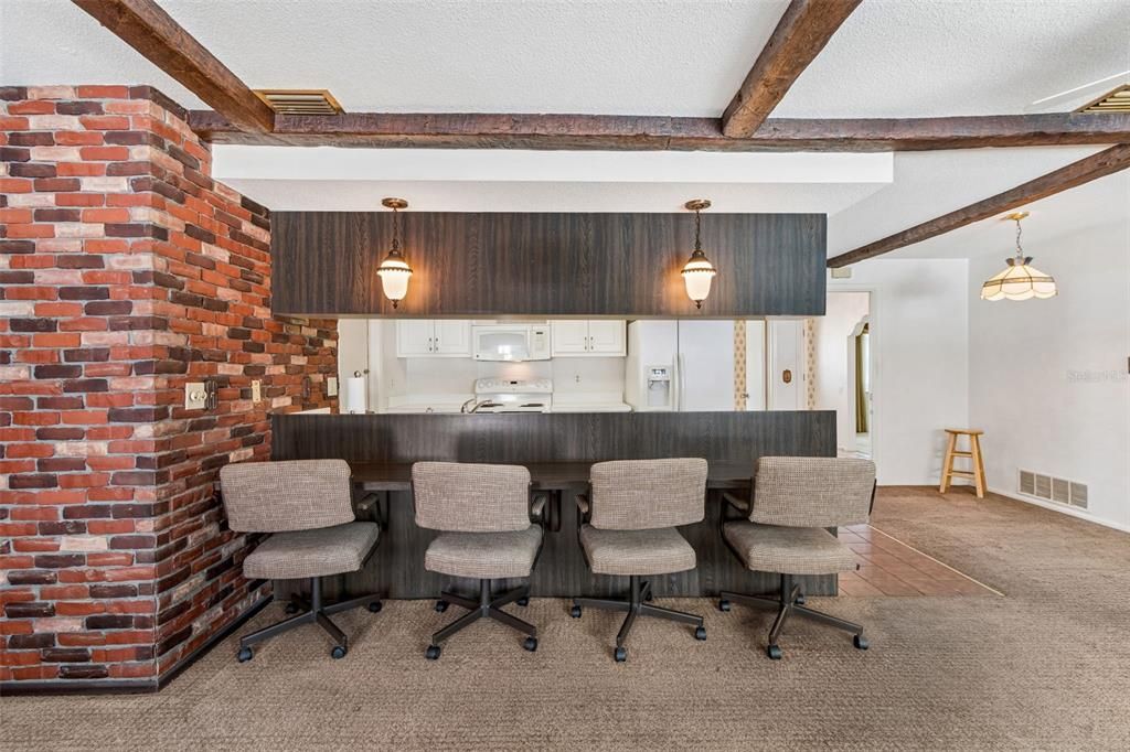 На продажу: $459,900 (4 спален, 2 ванн, 1896 Квадратных фут)