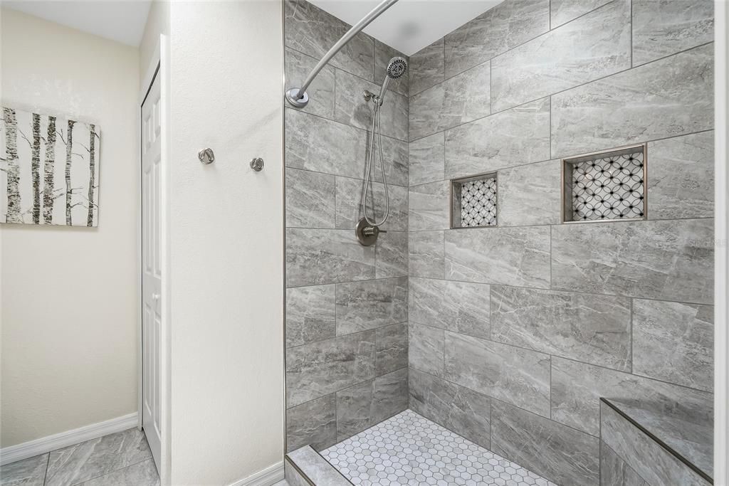 На продажу: $725,000 (3 спален, 2 ванн, 1541 Квадратных фут)