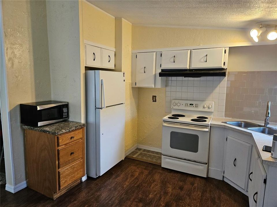 В аренду: $1,750 (3 спален, 2 ванн, 1010 Квадратных фут)