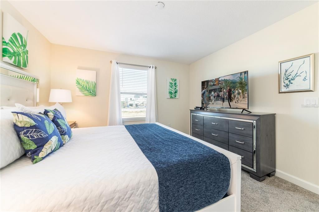 For Sale: $696,900 (8 beds, 5 baths, 3915 Square Feet)