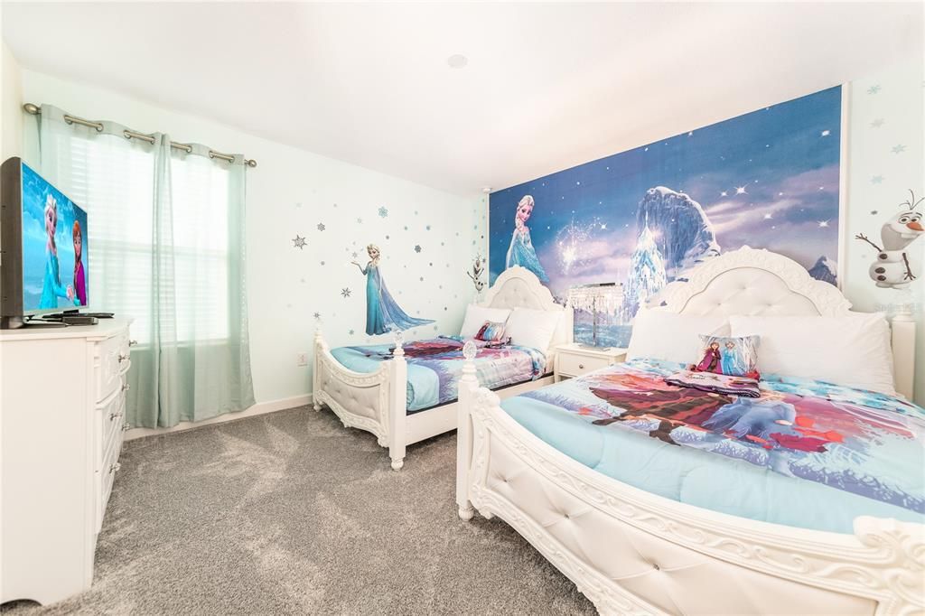 For Sale: $696,900 (8 beds, 5 baths, 3915 Square Feet)