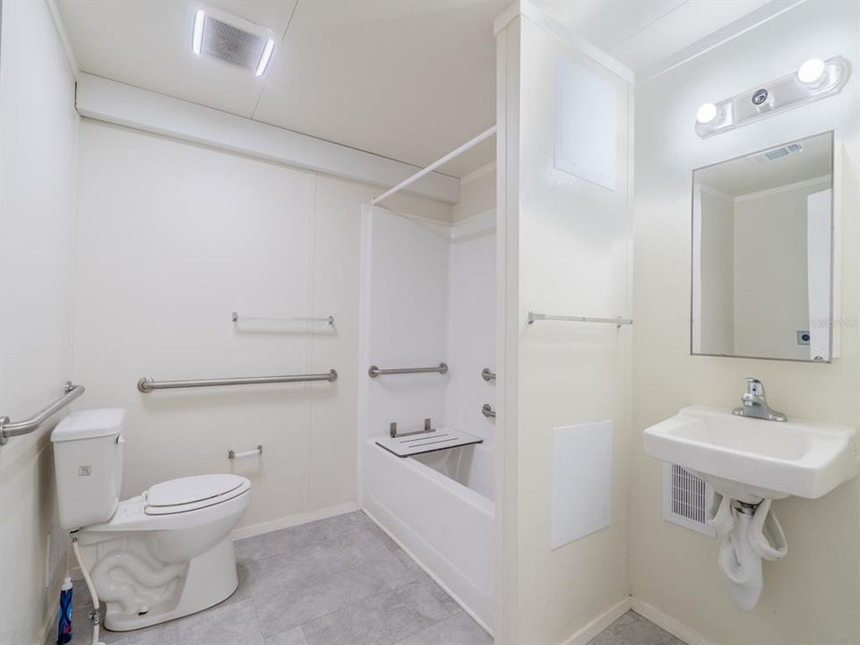 На продажу: $134,000 (3 спален, 2 ванн, 952 Квадратных фут)