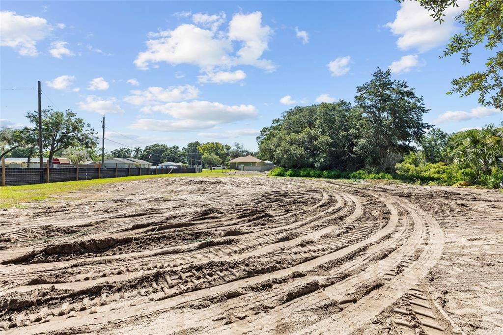 На продажу: $250,000 (1.04 acres)