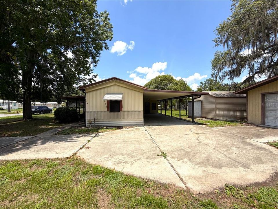 For Sale: $129,900 (2 beds, 2 baths, 1260 Square Feet)