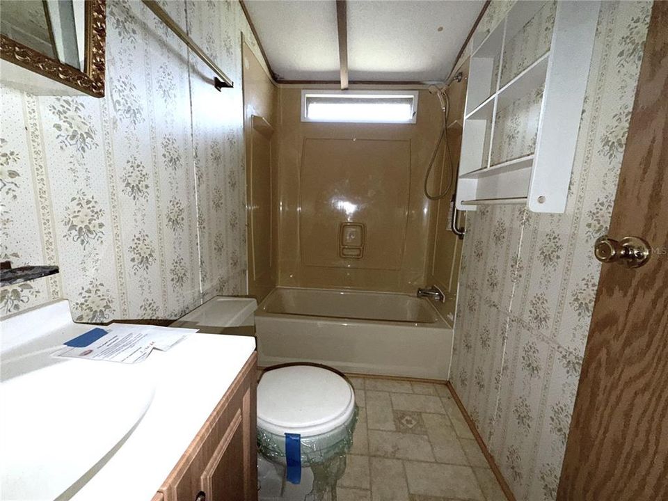 For Sale: $129,900 (2 beds, 2 baths, 1260 Square Feet)