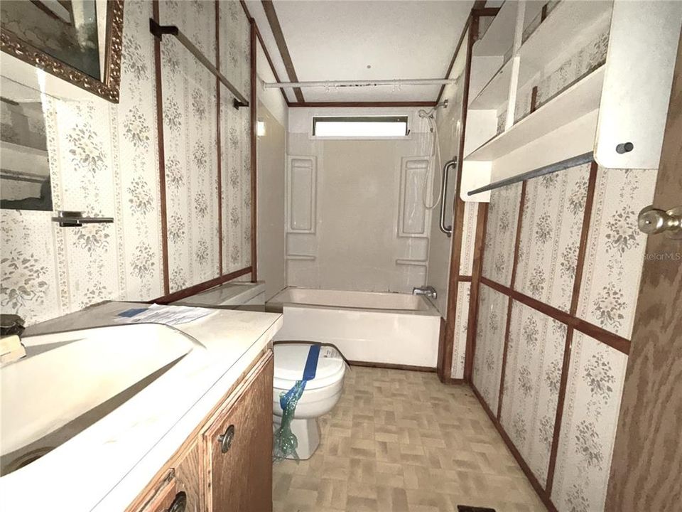 For Sale: $129,900 (2 beds, 2 baths, 1260 Square Feet)