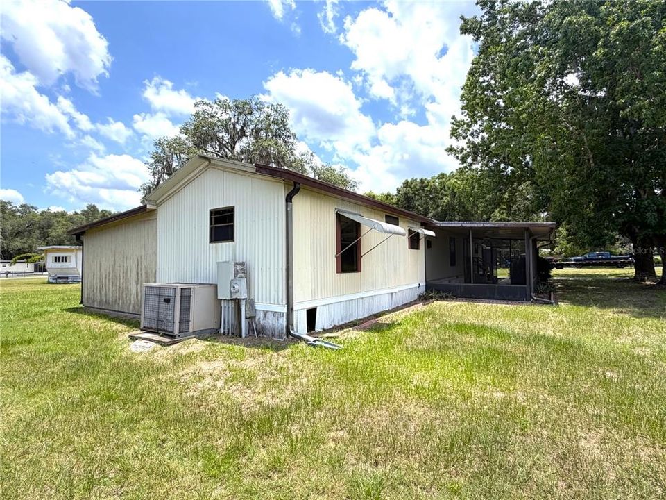 For Sale: $129,900 (2 beds, 2 baths, 1260 Square Feet)