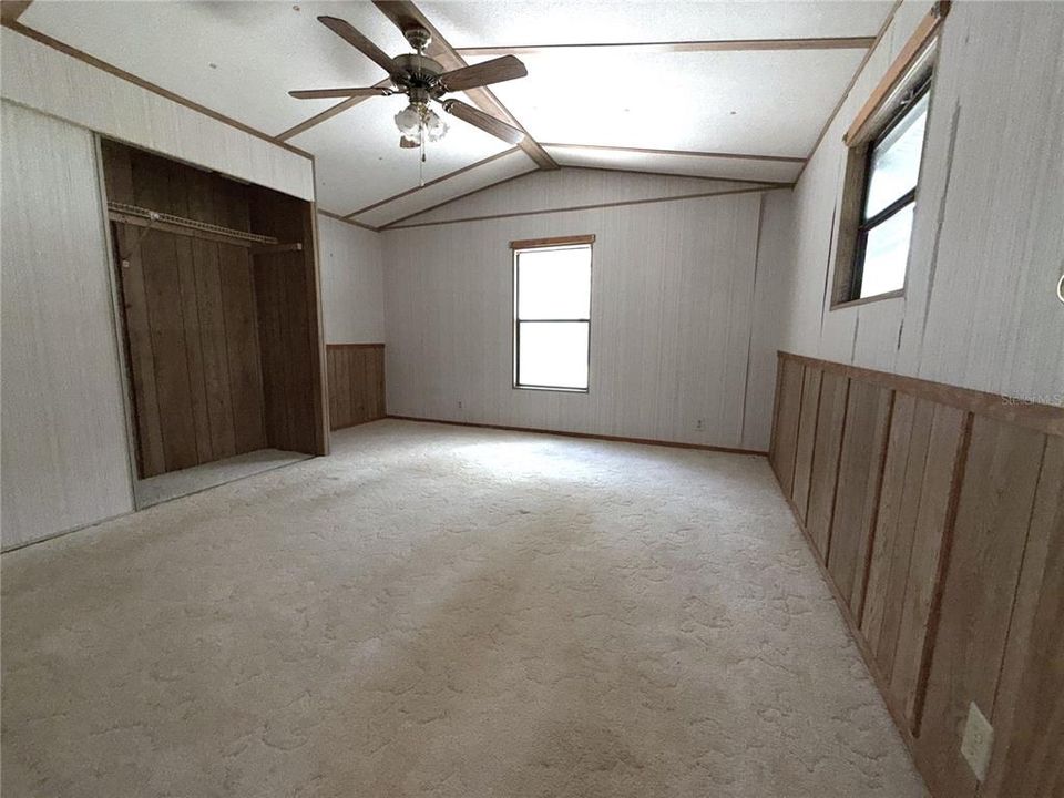 For Sale: $129,900 (2 beds, 2 baths, 1260 Square Feet)