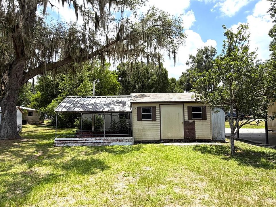 For Sale: $129,900 (2 beds, 2 baths, 1260 Square Feet)