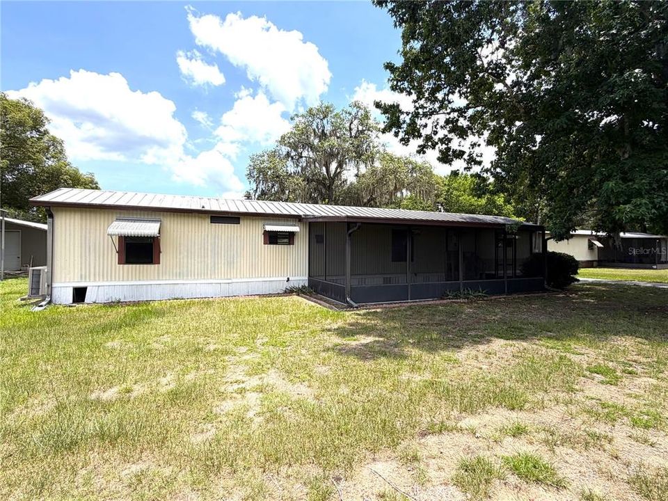 For Sale: $129,900 (2 beds, 2 baths, 1260 Square Feet)