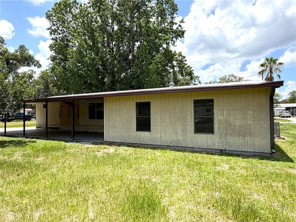 For Sale: $129,900 (2 beds, 2 baths, 1260 Square Feet)