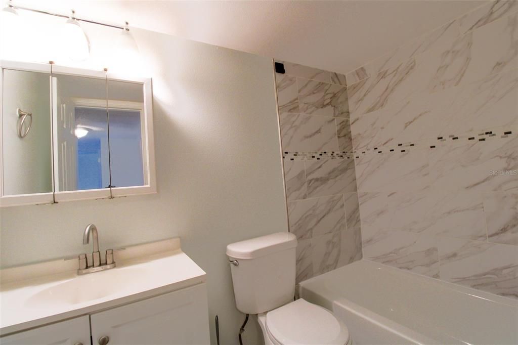 В аренду: $1,350 (2 спален, 1 ванн, 899 Квадратных фут)