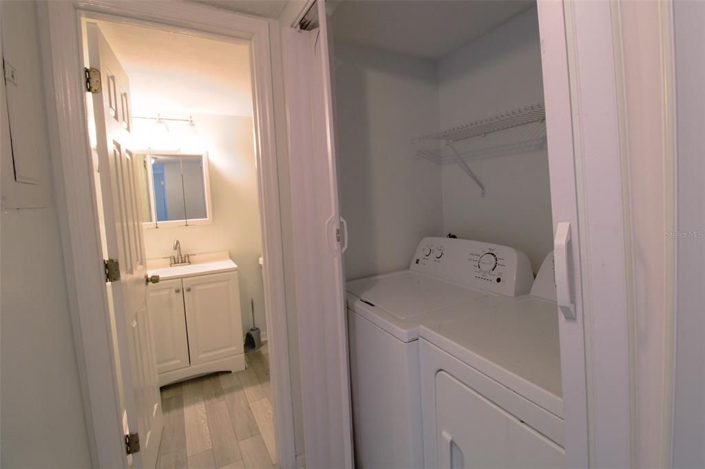 В аренду: $1,350 (2 спален, 1 ванн, 899 Квадратных фут)