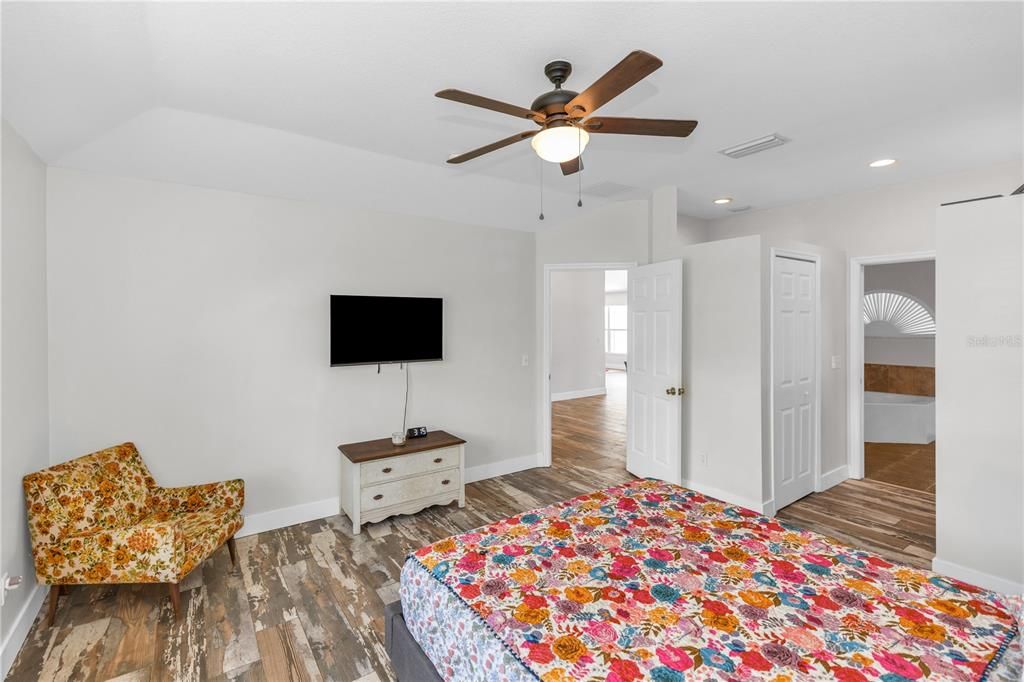 En Venta: $839,900 (4 camas, 3 baños, 2085 Pies cuadrados)