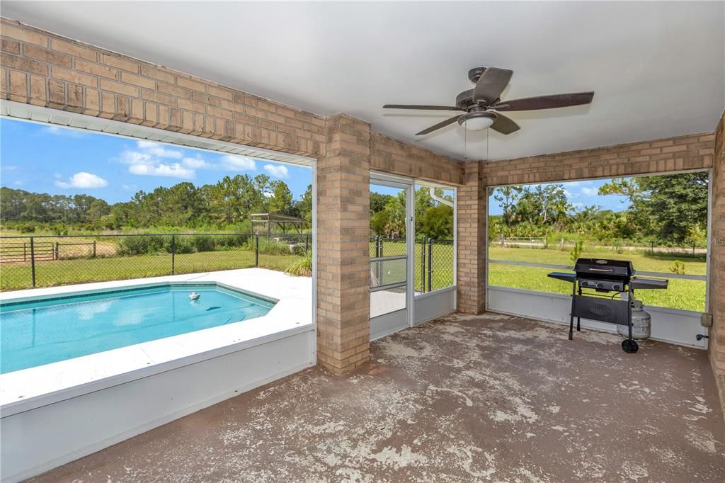 En Venta: $839,900 (4 camas, 3 baños, 2085 Pies cuadrados)