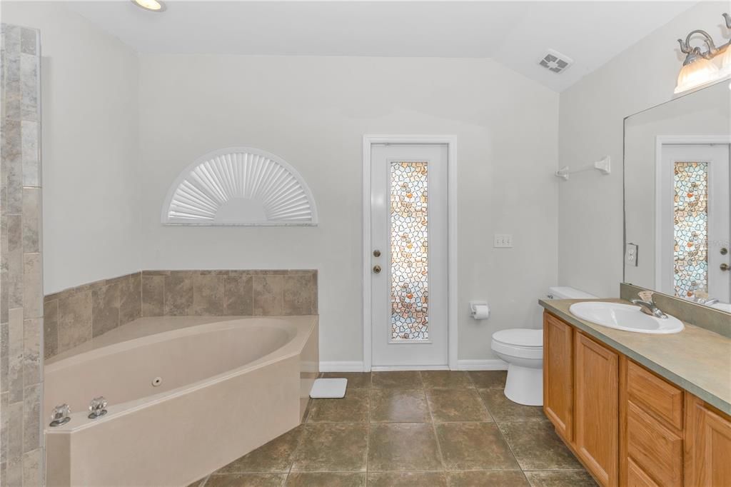 En Venta: $839,900 (4 camas, 3 baños, 2085 Pies cuadrados)