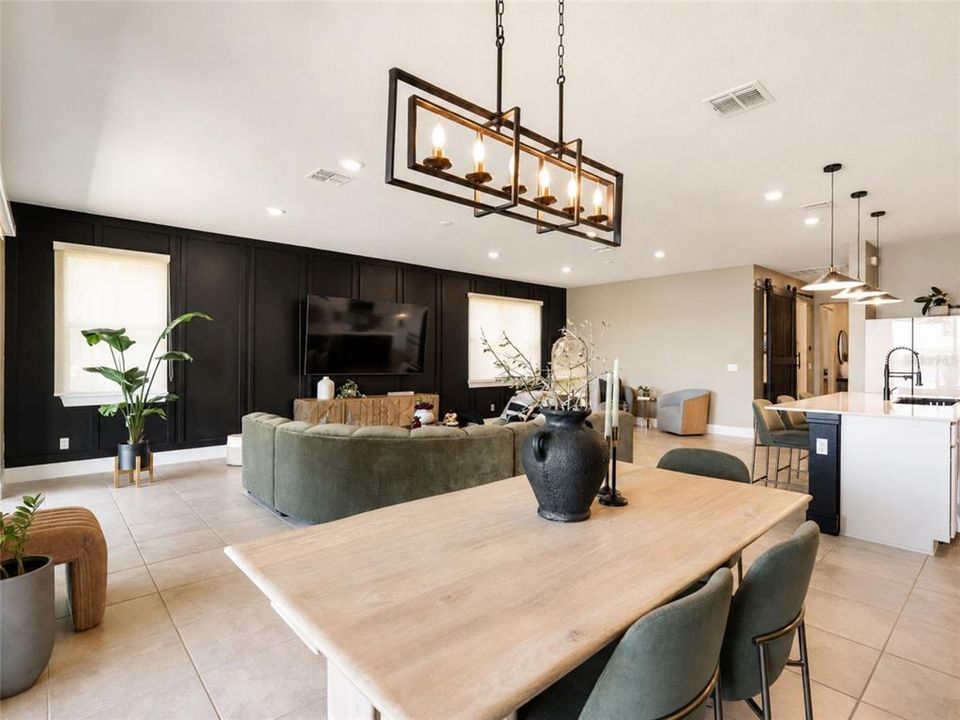 En Venta: $520,000 (3 camas, 3 baños, 2262 Pies cuadrados)
