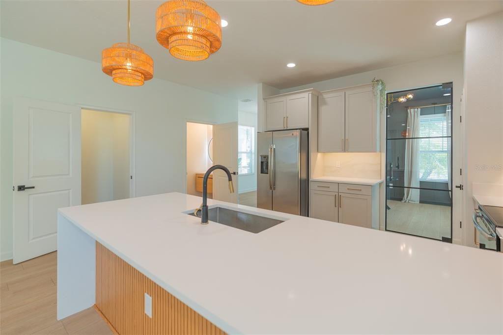 For Rent: $3,800 (3 beds, 2 baths, 2207 Square Feet)