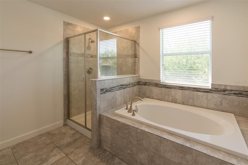 For Rent: $3,800 (3 beds, 2 baths, 2207 Square Feet)