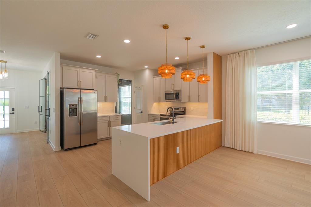 For Rent: $3,800 (3 beds, 2 baths, 2207 Square Feet)