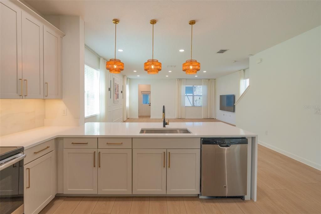 For Rent: $3,800 (3 beds, 2 baths, 2207 Square Feet)