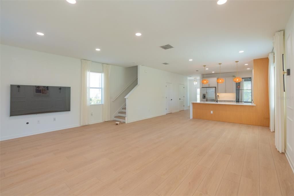 For Rent: $3,800 (3 beds, 2 baths, 2207 Square Feet)