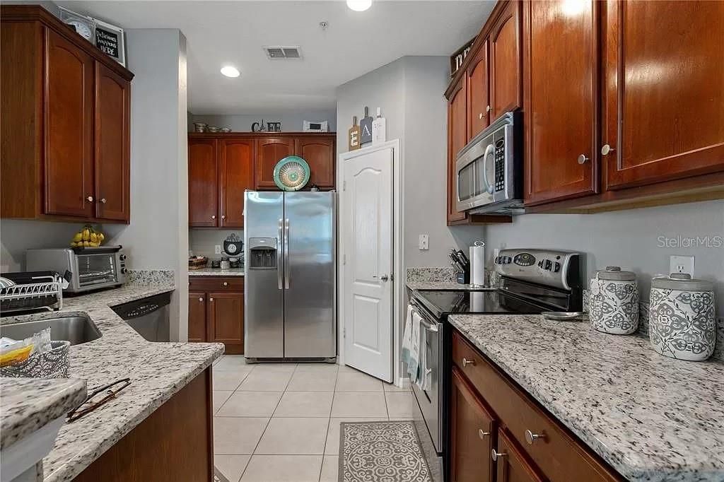 В аренду: $2,275 (3 спален, 2 ванн, 1624 Квадратных фут)