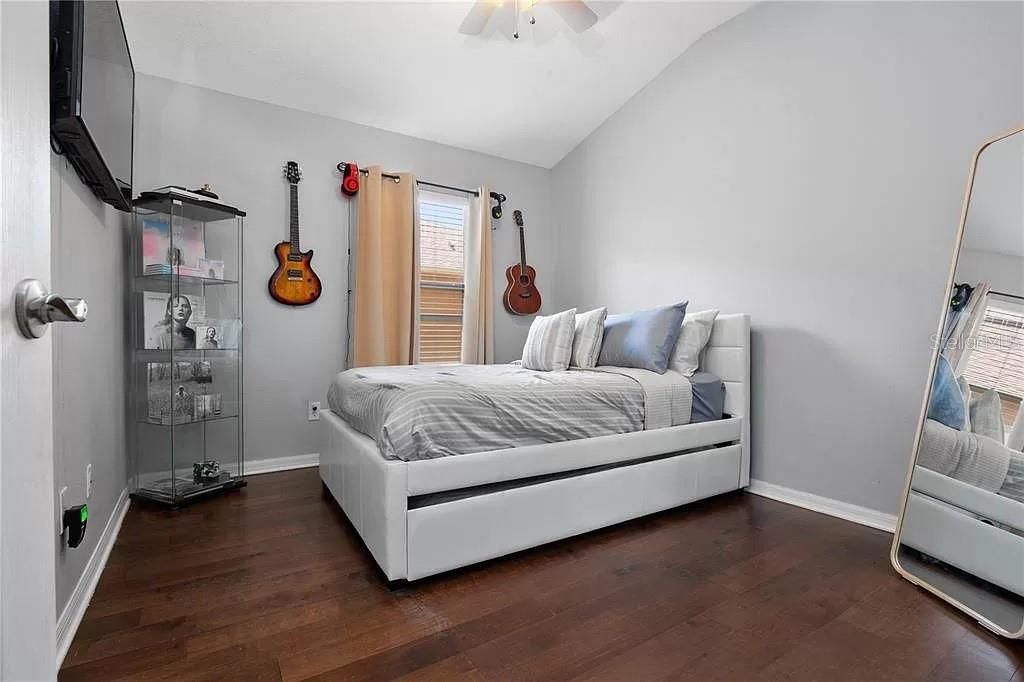 В аренду: $2,275 (3 спален, 2 ванн, 1624 Квадратных фут)