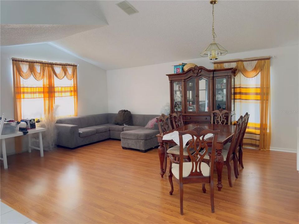 En Venta: $425,000 (3 camas, 2 baños, 1836 Pies cuadrados)
