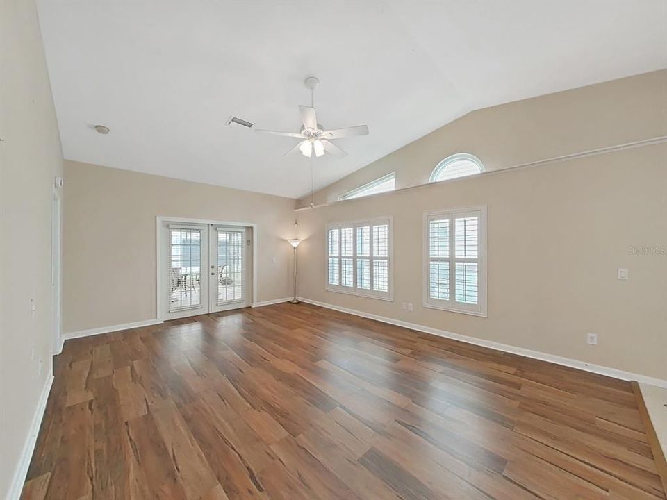 For Sale: $332,500 (2 beds, 2 baths, 1535 Square Feet)