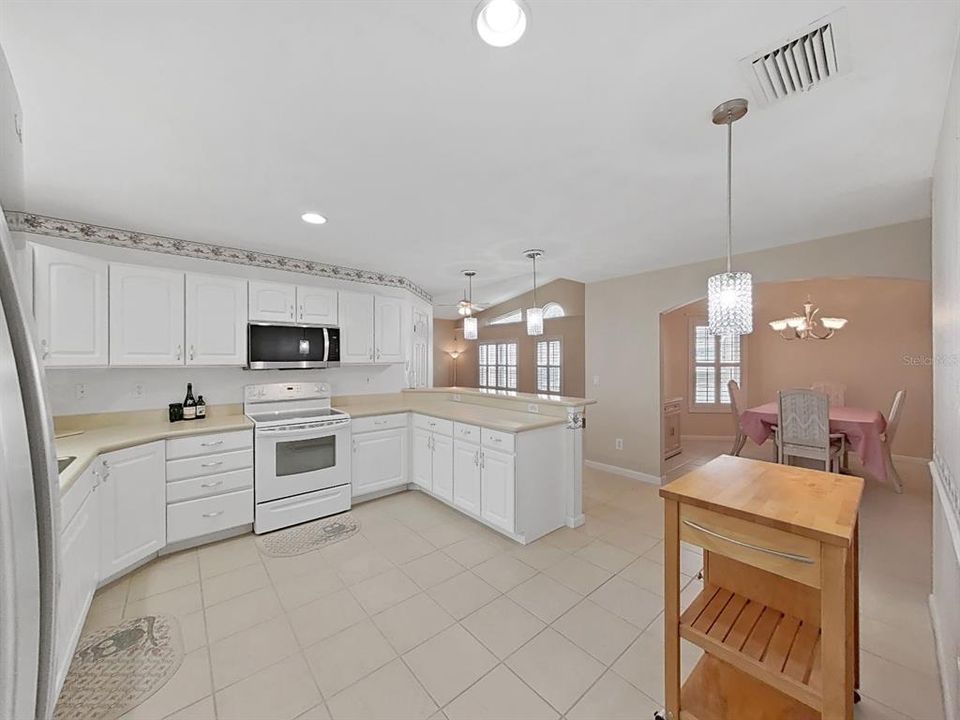 For Sale: $332,500 (2 beds, 2 baths, 1535 Square Feet)