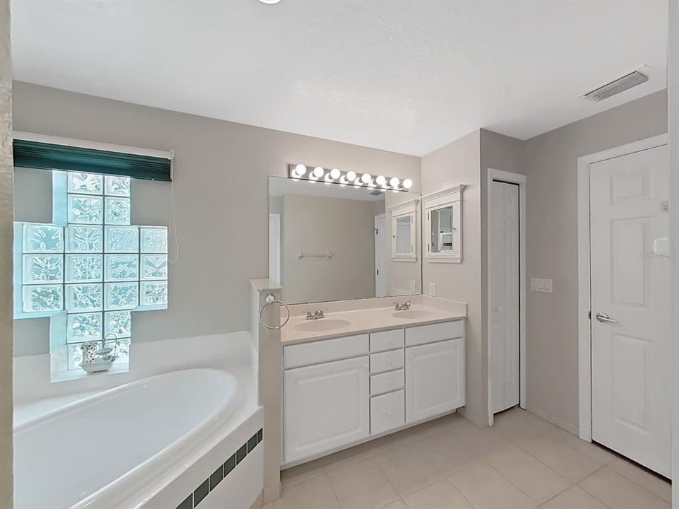 For Sale: $332,500 (2 beds, 2 baths, 1535 Square Feet)