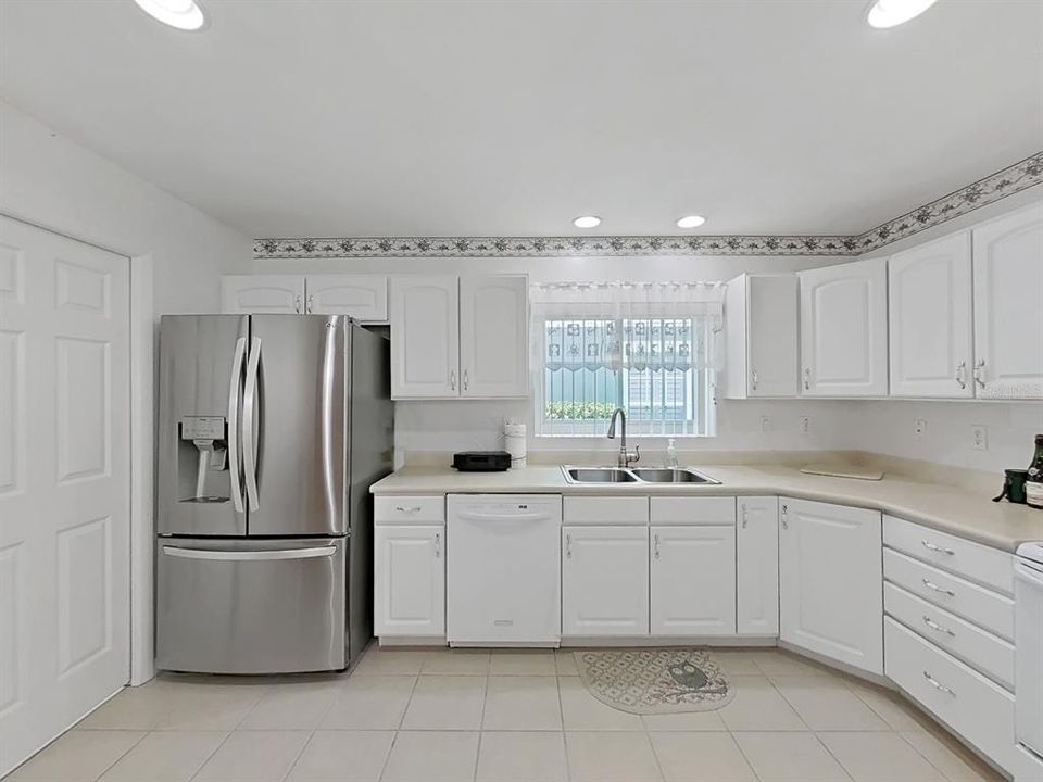 For Sale: $332,500 (2 beds, 2 baths, 1535 Square Feet)