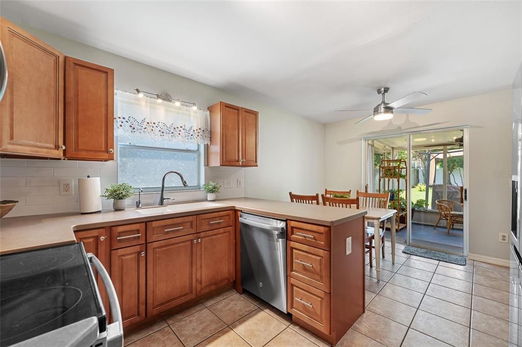For Sale: $335,000 (3 beds, 2 baths, 1558 Square Feet)