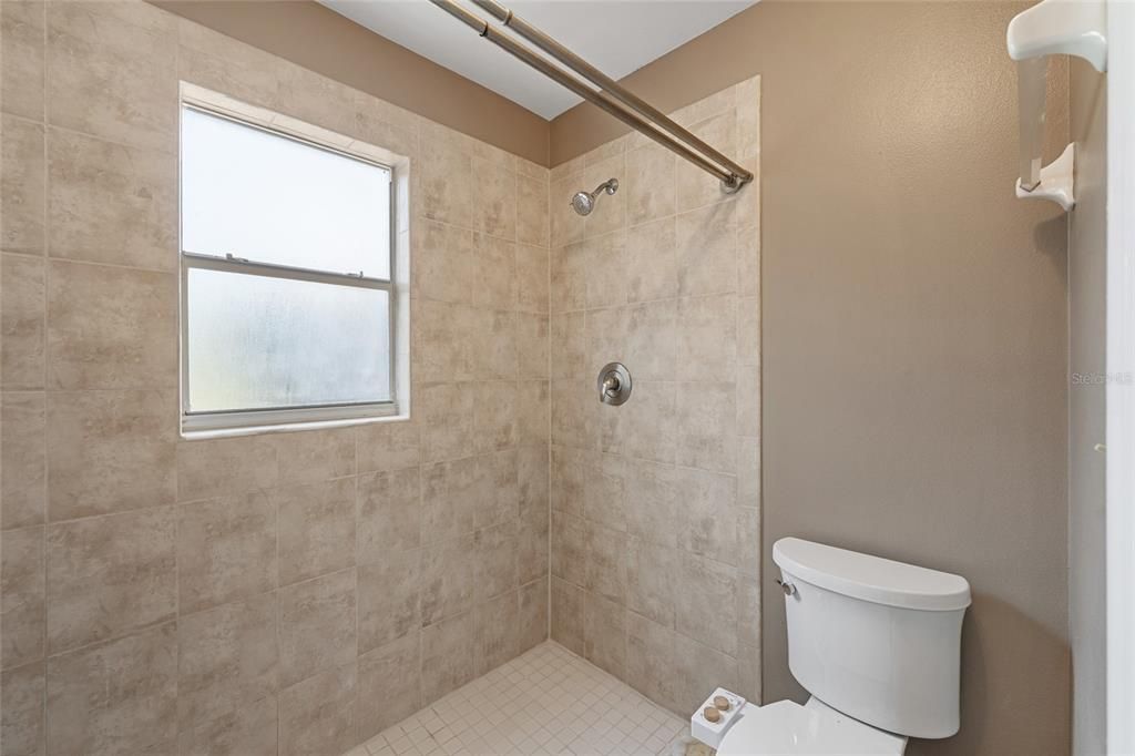 For Sale: $335,000 (3 beds, 2 baths, 1558 Square Feet)