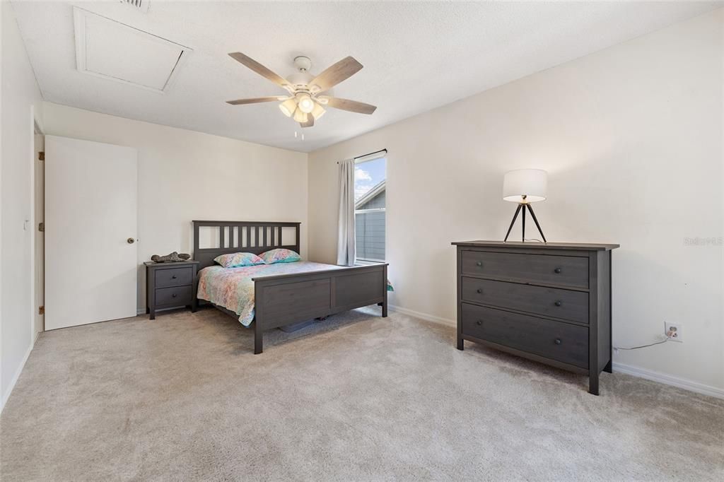 For Sale: $335,000 (3 beds, 2 baths, 1558 Square Feet)