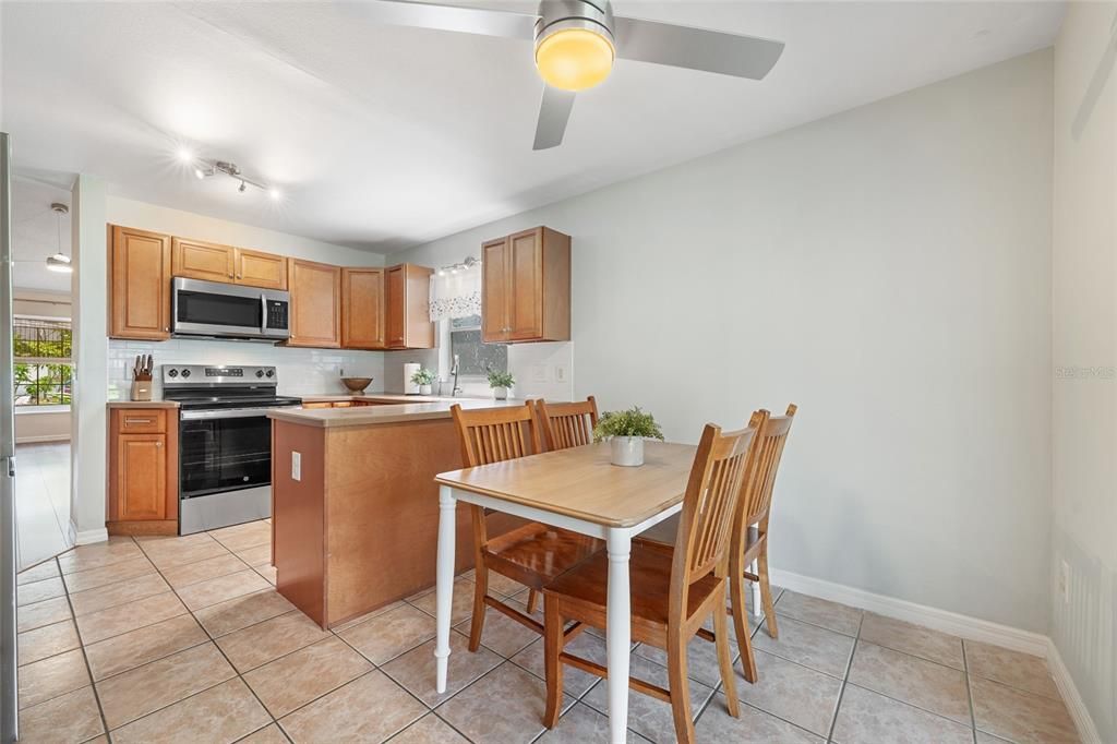 For Sale: $335,000 (3 beds, 2 baths, 1558 Square Feet)