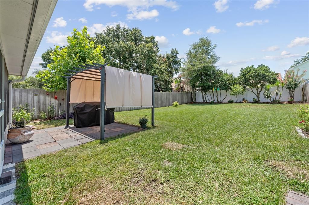 For Sale: $335,000 (3 beds, 2 baths, 1558 Square Feet)