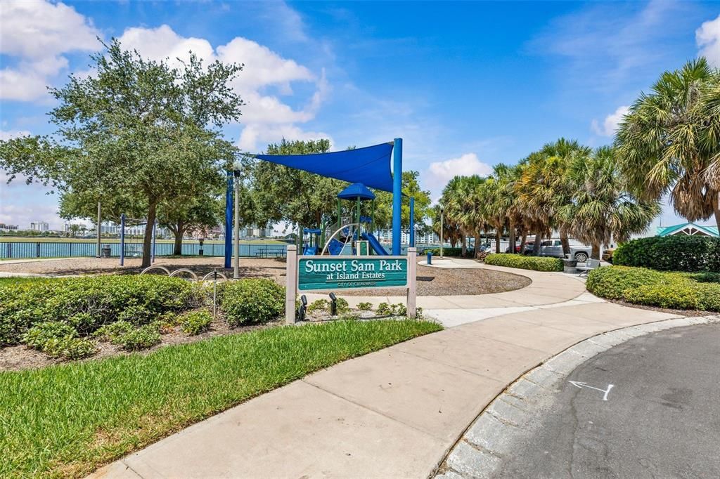 For Sale: $825,000 (3 beds, 2 baths, 2181 Square Feet)