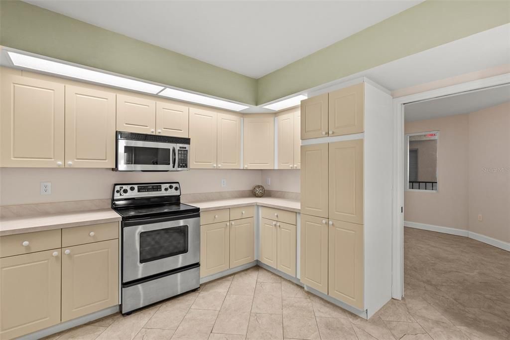 For Sale: $825,000 (3 beds, 2 baths, 2181 Square Feet)