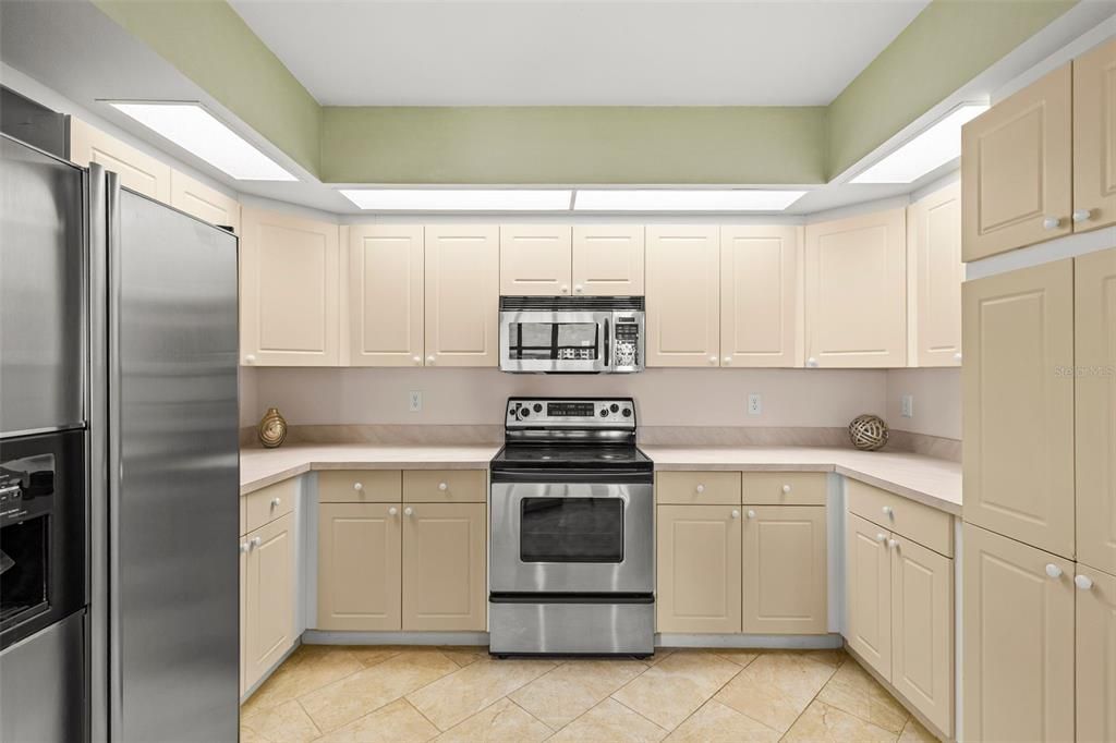 For Sale: $825,000 (3 beds, 2 baths, 2181 Square Feet)