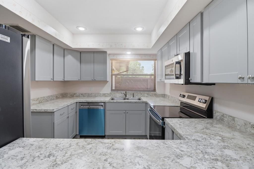 На продажу: $359,000 (2 спален, 2 ванн, 1519 Квадратных фут)