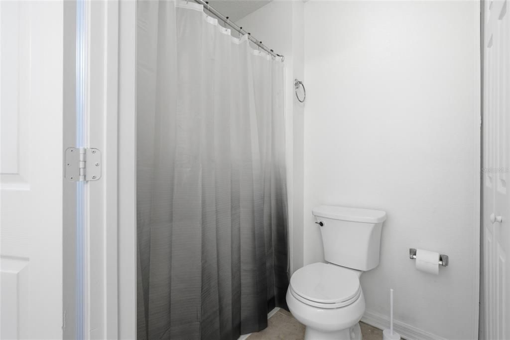 На продажу: $409,900 (5 спален, 4 ванн, 3644 Квадратных фут)