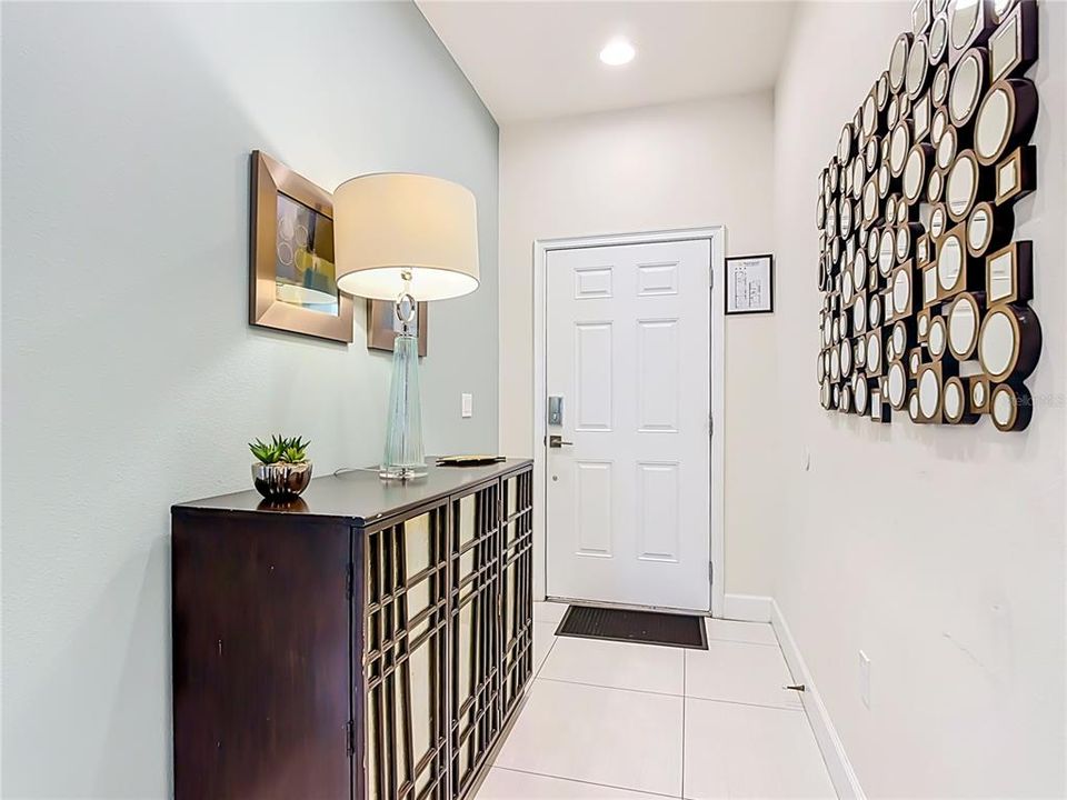 En Venta: $309,000 (3 camas, 3 baños, 1501 Pies cuadrados)