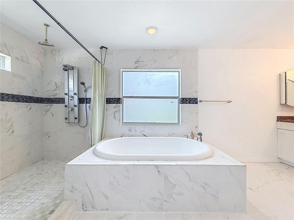 На продажу: $384,990 (3 спален, 2 ванн, 2287 Квадратных фут)